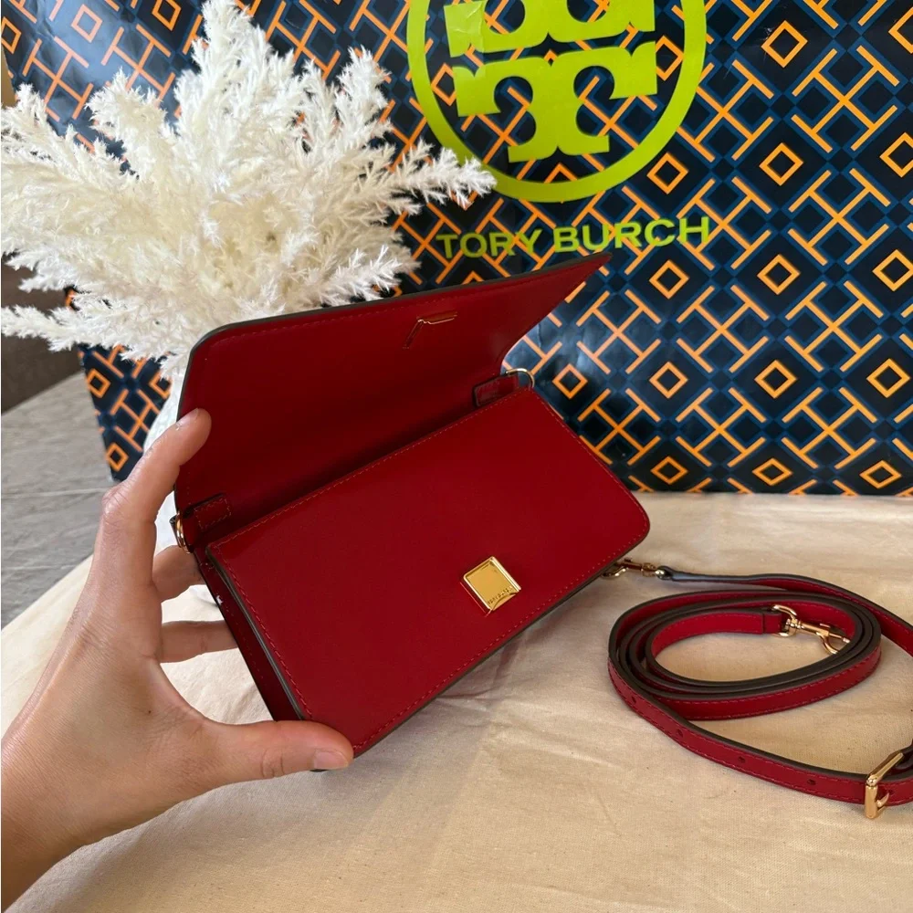 New, authentic tory burch Emerson patent mini crossbody red - Picture 7 of 13